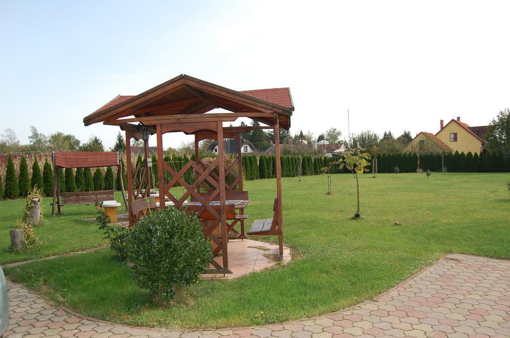 Mediterrán Vendégház Nagyatád Extérieur photo